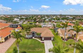 Maison en ville – Cape Coral, Floride, Etats-Unis. $455,000