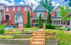 Maison en ville – Hillsdale Avenue East, Toronto, Ontario,  Canada. C$2,223,000