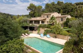 5 pièces villa à La Colle-sur-Loup, France. 4,800,000 €