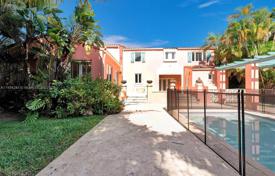 Maison en ville – Coral Gables, Floride, Etats-Unis. $3,000,000