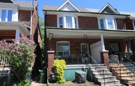 Maison mitoyenne – Pacific Avenue, Toronto, Ontario,  Canada. C$1,440,000