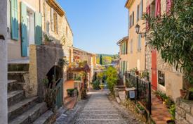 4 pièces maison mitoyenne à Ventabren, France. 400,000 €