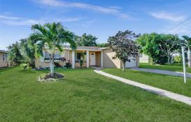 Maison en ville – Lauderdale Lakes, Broward, Floride,  Etats-Unis. $390,000