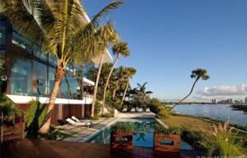 7 pièces villa 977 m² à Coral Gables, Etats-Unis. $12,900,000