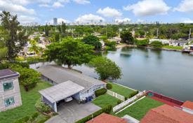 Maison en ville – Hallandale Beach, Floride, Etats-Unis. $775,000