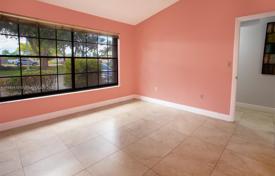 Maison en ville – Pembroke Pines, Broward, Floride,  Etats-Unis. $425,000