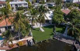 Maison en ville – North Miami Beach, Floride, Etats-Unis. $1,950,000