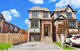 4 pièces maison en ville à North York, Canada. C$2,195,000