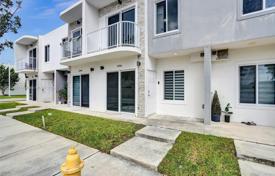 Maison en ville – Homestead, Floride, Etats-Unis. $410,000