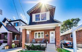 Maison en ville – East York, Toronto, Ontario,  Canada. C$1,007,000