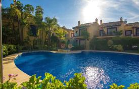 Maison mitoyenne – Marbella, Andalousie, Espagne. 690,000 €