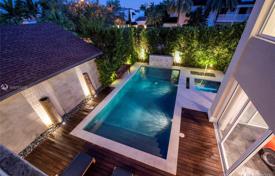 Villa – Fort Lauderdale, Floride, Etats-Unis. 2,397,000 €