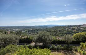 8 pièces villa à Chateauneuf-Grasse, France. 1,100,000 €