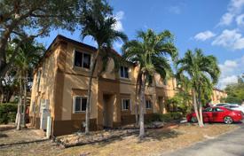 Maison en ville – West End, Miami, Floride,  Etats-Unis. $475,000