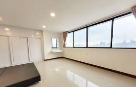 3 pièces appartement en copropriété à Khlong Toei, Thaïlande. $661,000