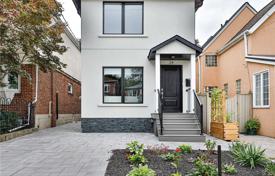 Maison en ville – York, Toronto, Ontario,  Canada. C$1,555,000