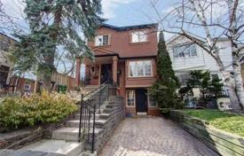 5 pièces maison en ville à Old Toronto, Canada. C$2,133,000