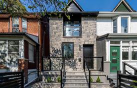 Maison mitoyenne – York, Toronto, Ontario,  Canada. C$1,206,000