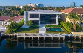 Villa – North Miami Beach, Floride, Etats-Unis. $3,995,000