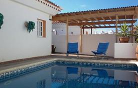 3 pièces villa à La Caleta, Espagne. 1,800 € par semaine