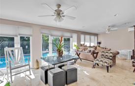 Maison en ville – Hialeah, Floride, Etats-Unis. $1,298,000