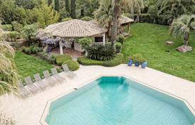 8 pièces villa à Saint Tropez, France. 14,000 € par semaine