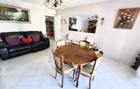 3 pièces appartement à Antibes, France. 435,000 €