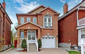 Maison en ville – East York, Toronto, Ontario,  Canada. C$1,675,000