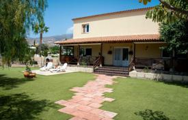Villa – Playa Paraiso, Adeje, Santa Cruz de Tenerife,  Îles Canaries,   Espagne. 1,350,000 €