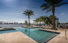 Copropriété – North Miami Beach, Floride, Etats-Unis. $1,985,000