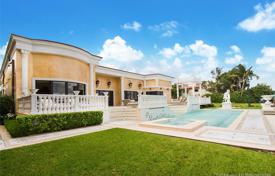 7 pièces villa 335 m² à Miami Beach, Etats-Unis. 18,357,000 €