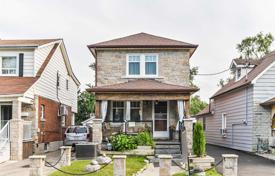 4 pièces maison en ville en York, Canada. C$1,425,000