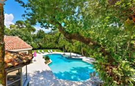 Villa – Pinecrest, Floride, Etats-Unis. $2,350,000