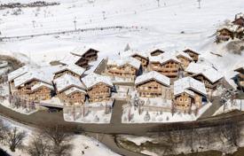 Chalet – Huez, Auvergne-Rhône-Alpes, France. 4,600,000 €