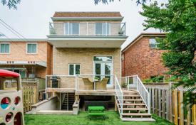 Maison en ville – East York, Toronto, Ontario,  Canada. C$1,952,000