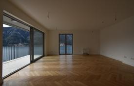 3 pièces penthouse 243 m² à Dobrota, Monténégro. 400,000 €