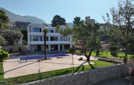 5 pièces villa 350 m² à Sutomore, Monténégro. 1,900,000 €