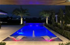 Villa – Fort Lauderdale, Floride, Etats-Unis. 2,795,000 €