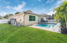 Maison en ville – Pembroke Pines, Broward, Floride,  Etats-Unis. $899,000