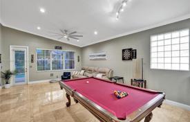 Maison en ville – Coral Springs, Floride, Etats-Unis. $740,000