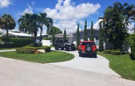 Villa – North Miami, Floride, Etats-Unis. $890,000