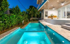 Villa – Miami Beach, Floride, Etats-Unis. $2,699,000