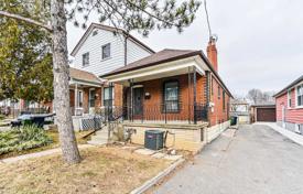 3 pièces maison en ville en York, Canada. C$1,140,000