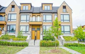 Maison mitoyenne – North York, Toronto, Ontario,  Canada. 1,085,000 €