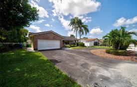 Maison en ville – Coral Springs, Floride, Etats-Unis. $650,000