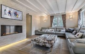 MAGNIFIQUE CHALET — SKIS AUX PIEDS. 4,770,000 €