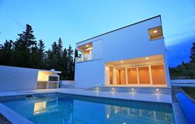 Villa – Ugljan, Zadar County, Croatie. 550,000 €