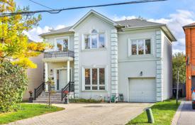 5 pièces maison en ville à North York, Canada. C$2,304,000