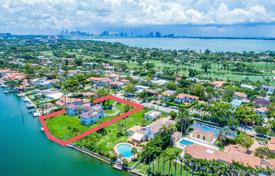 Villa – Pine Tree Drive, Miami Beach, Floride,  Etats-Unis. $11,995,000