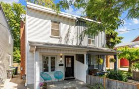 2 pièces maison mitoyenne à East York, Canada. C$1,054,000